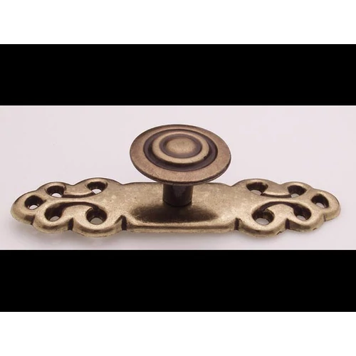 Rusztikus konyhabútor fogantyú gomb antikolt bronz levélmintás címerrel